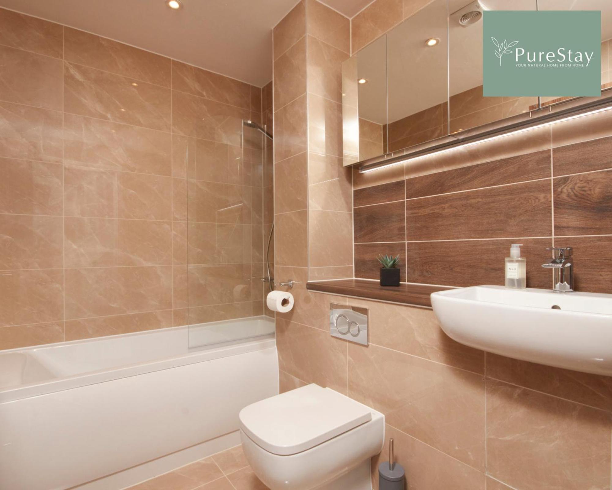 Stunning 5 Bed Manchester House With Parking By Purestay Short Lets & Serviced Accommodation Eksteriør billede